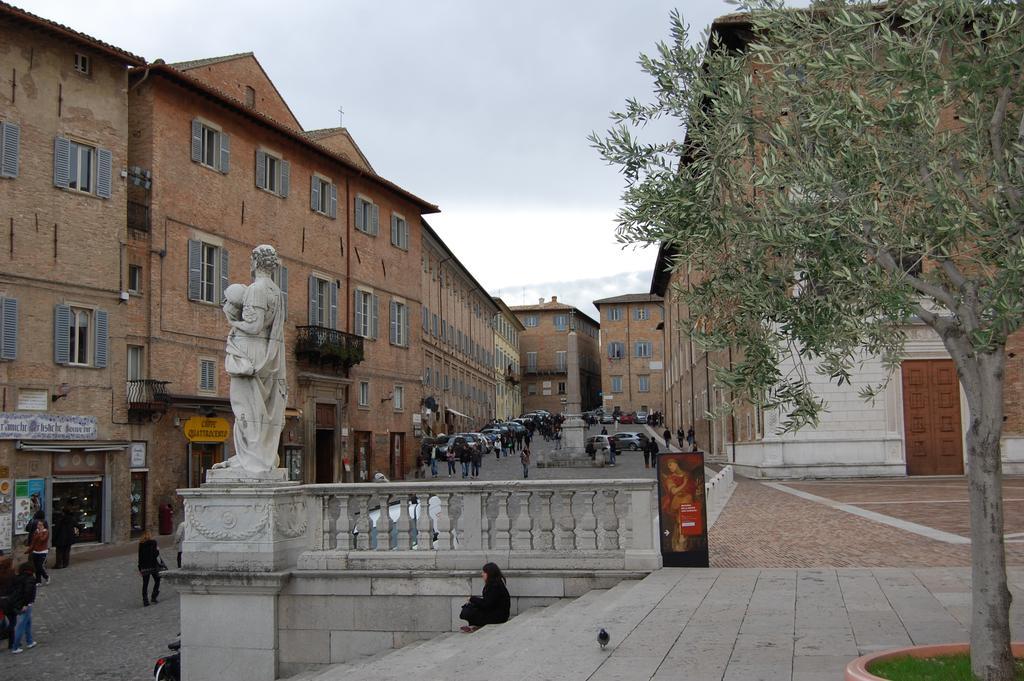 Guest House Domus Urbino Exterior photo